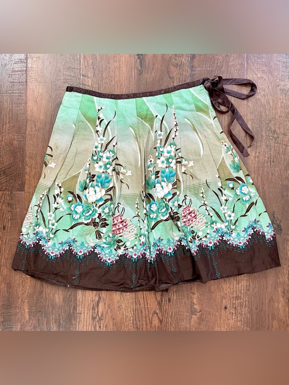 COCO AND CHASE pleated skirt, size M